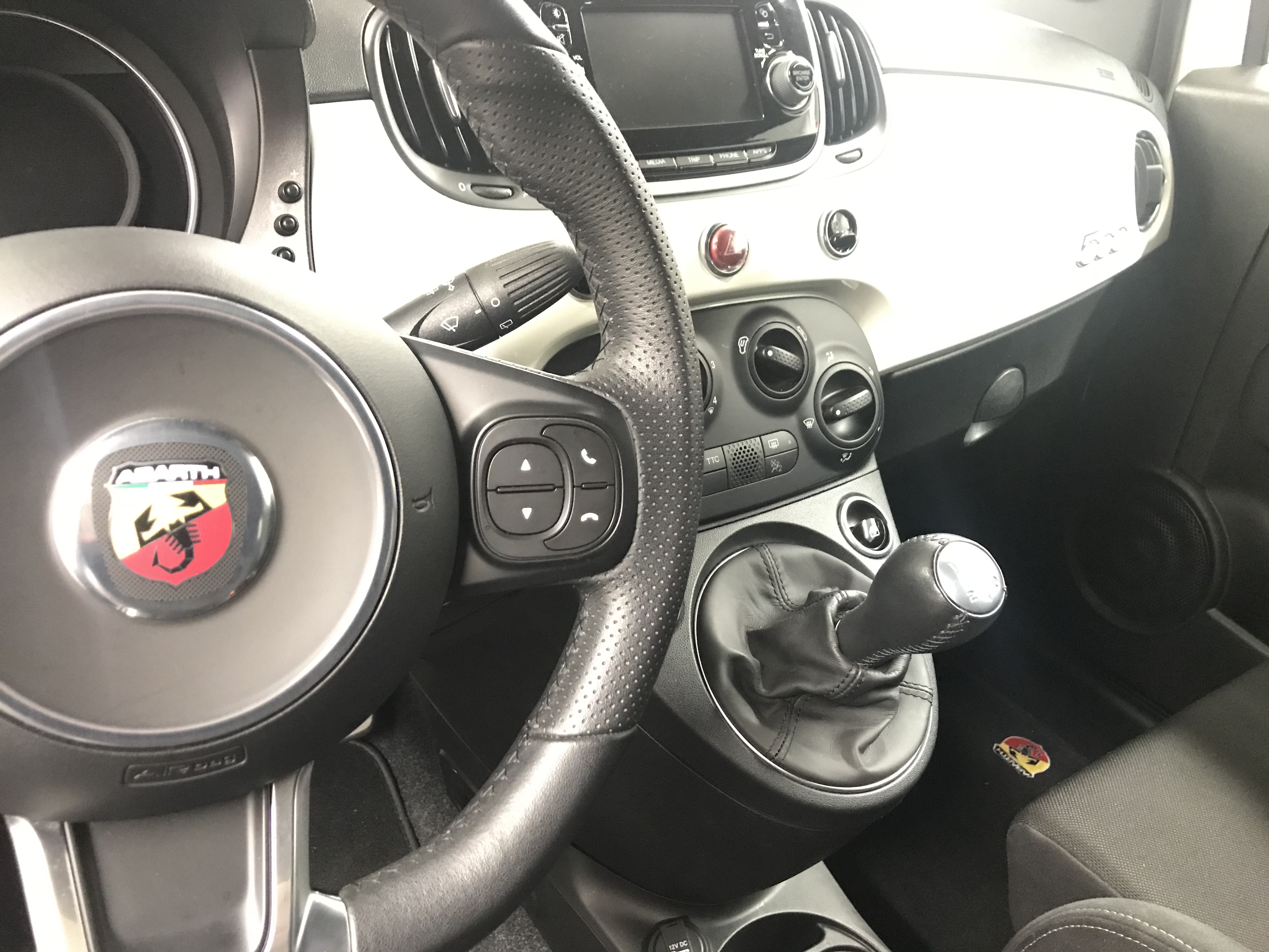 取扱店舗限定アイテム アバルト 595 ショートシフター 500 ABARTH